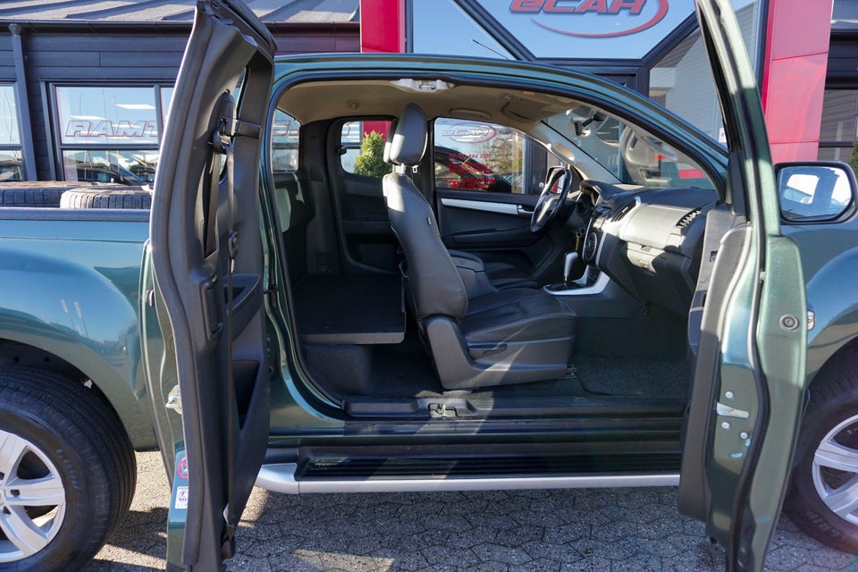 Isuzu D-Max 2,5 TD 163 Ext. Cab Exclusive aut. 2d