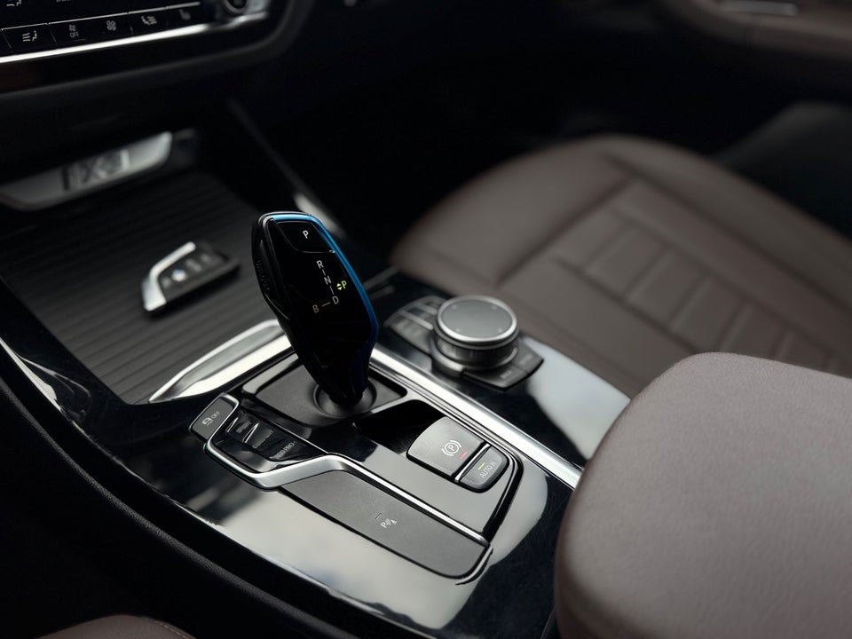 BMW iX3 Charged 5d