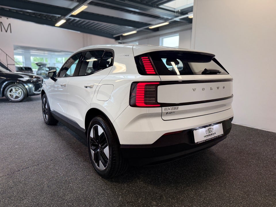 Volvo EX30 Standard Range Plus 5d