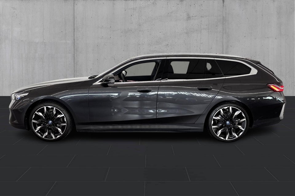 BMW i5 eDrive40 Touring Sport Line 5d