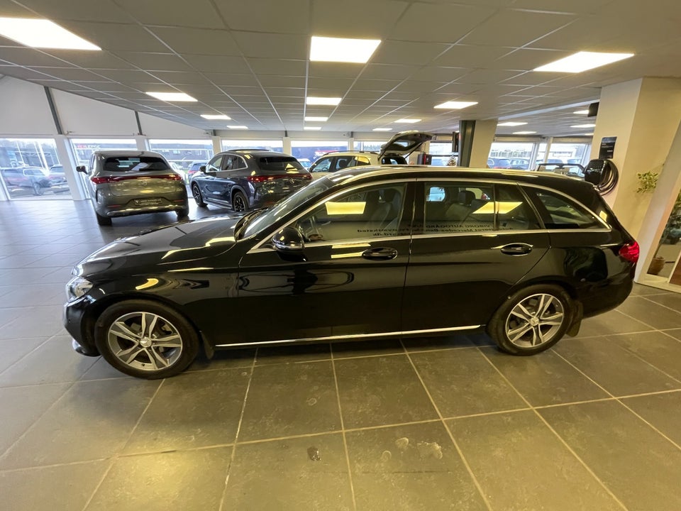 Mercedes C220 d 2,0 Avantgarde stc. aut. 5d