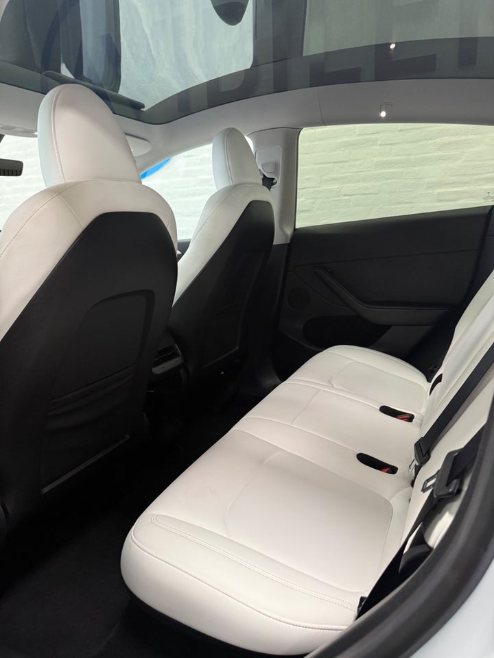 Tesla Model Y RWD 5d
