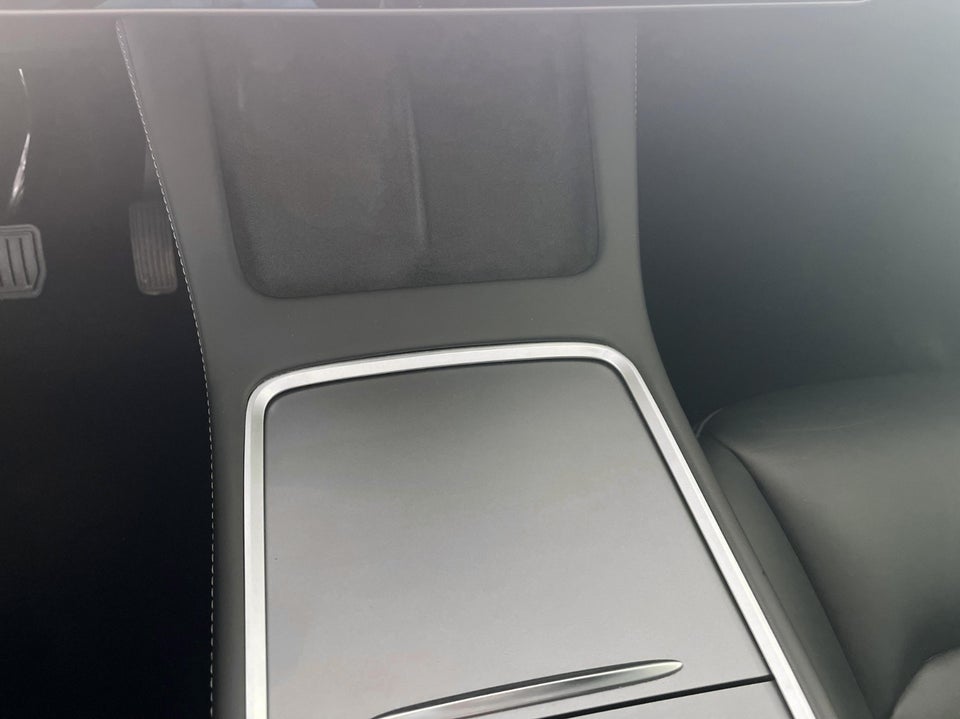 Tesla Model Y RWD 5d