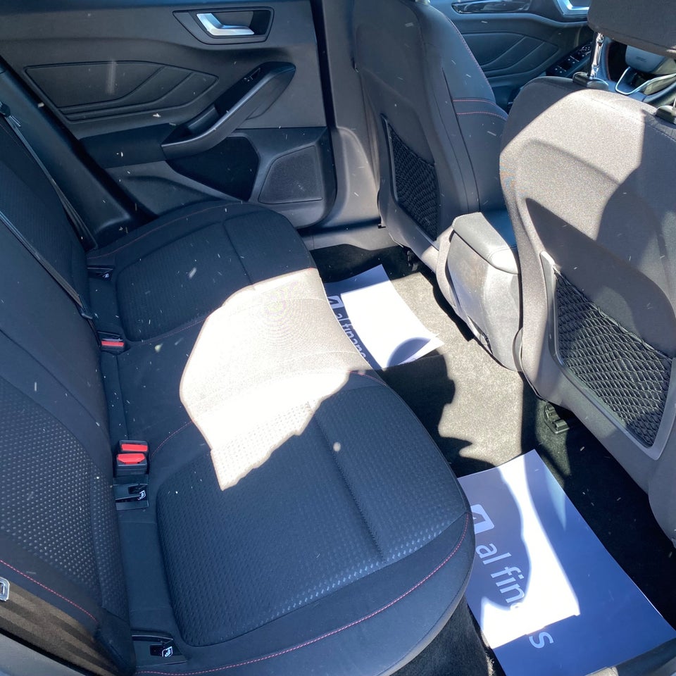 Ford Focus 1,0 EcoBoost ST-Line stc. aut. 5d