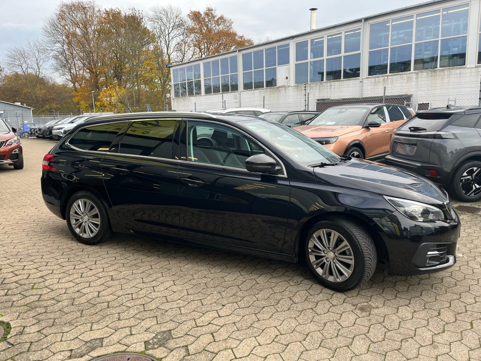 Peugeot 308 1,2 PureTech 130 Selection Sky SW EAT8 5d