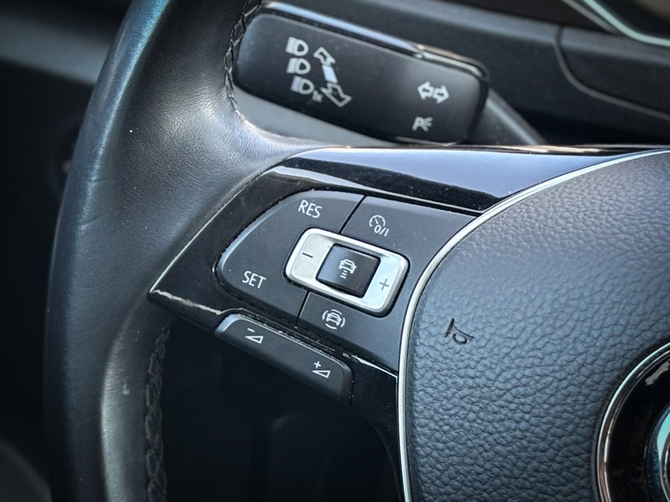 VW T-Roc 1,0 TSi 115 Style 5d