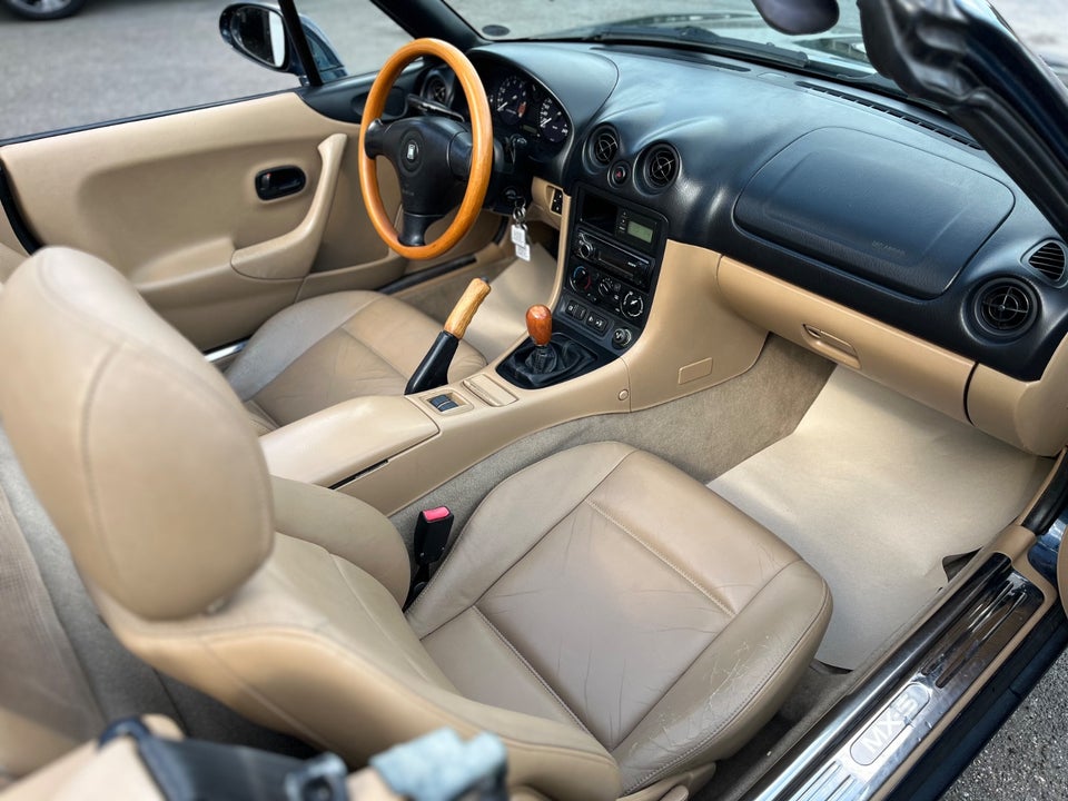 Mazda MX-5 1,6i  2d