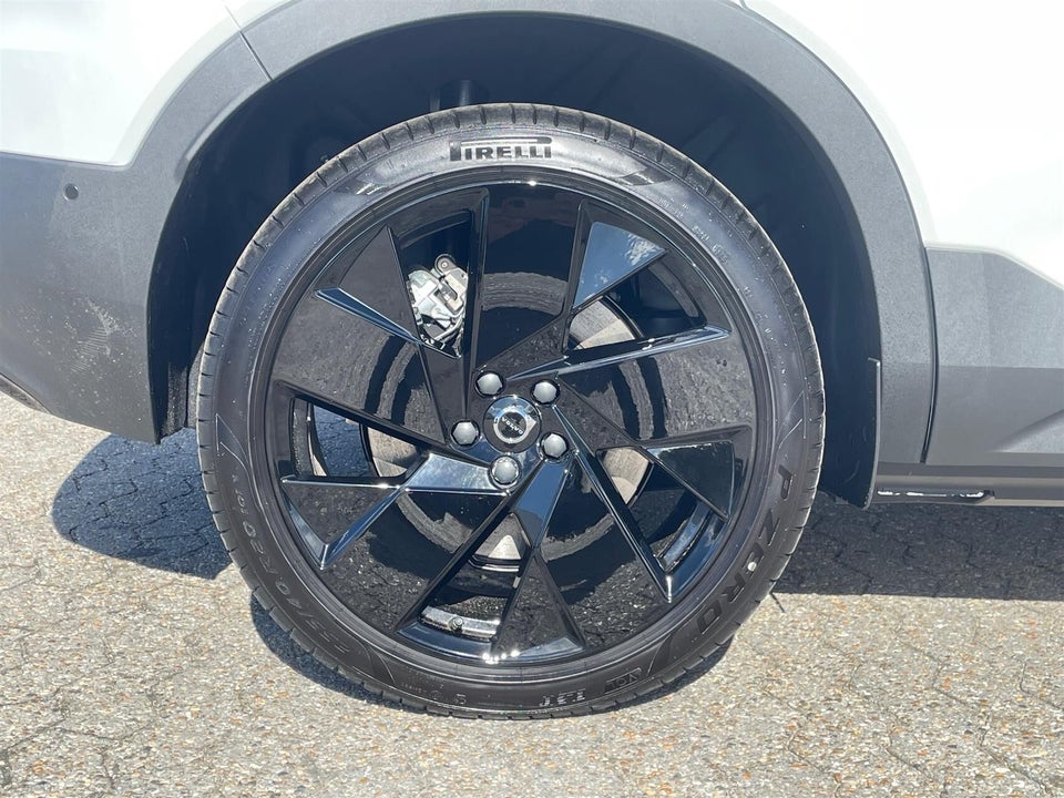 Volvo EX40 Extended Range Black Edition 5d