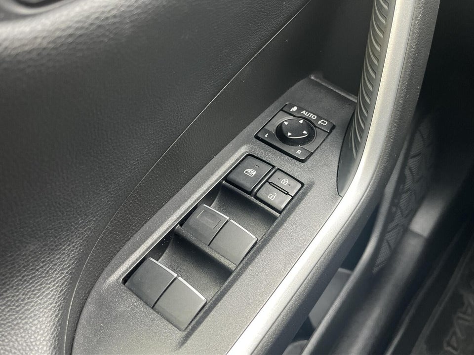 Toyota RAV4 2,5 Hybrid Black Edition MDS 5d