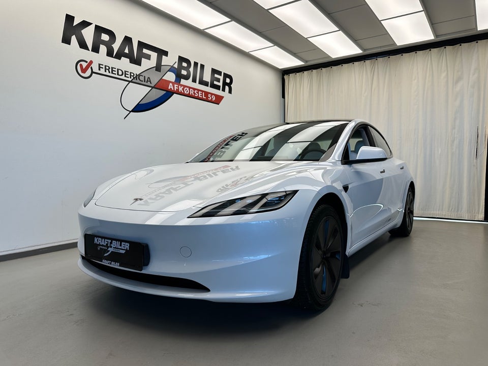 Tesla Model 3 RWD 4d