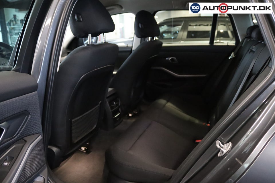 BMW 320d 2,0 Connected xDrive aut. 4d