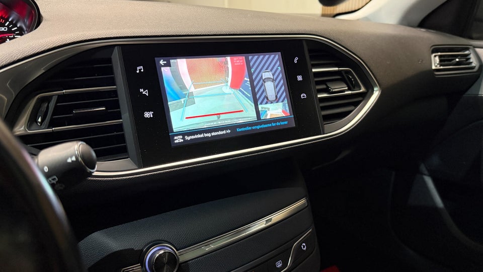 Peugeot 308 1,2 e-THP 130 Allure Sky 5d