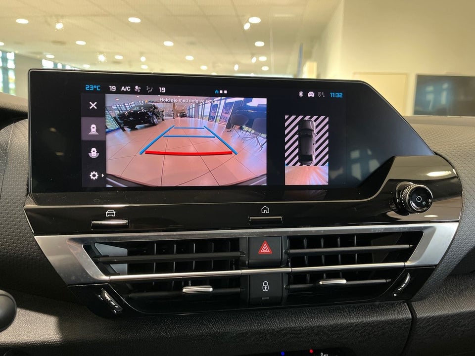 Citroën ë-C4 X 50 Shine 4d