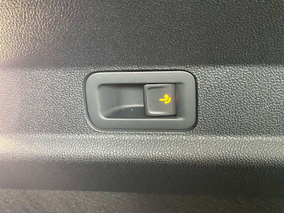 Ford Capri 82 Select Extended Range 5d