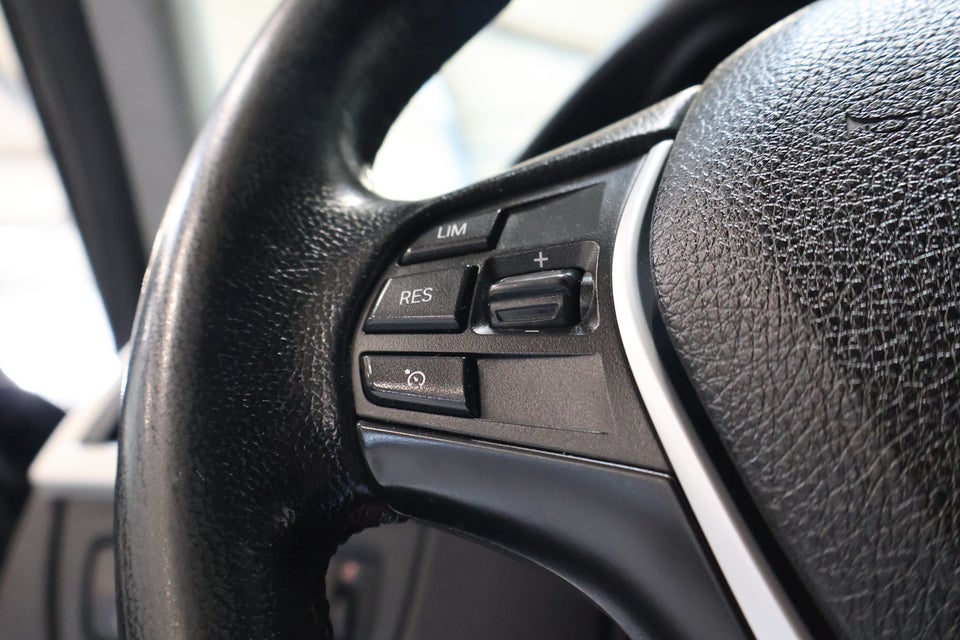 BMW 320i 2,0 Touring aut. 5d