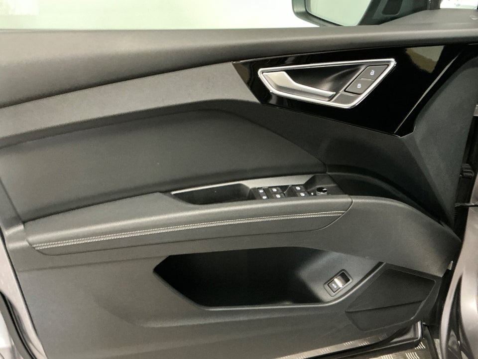 Audi Q4 e-tron 40 Advanced 5d