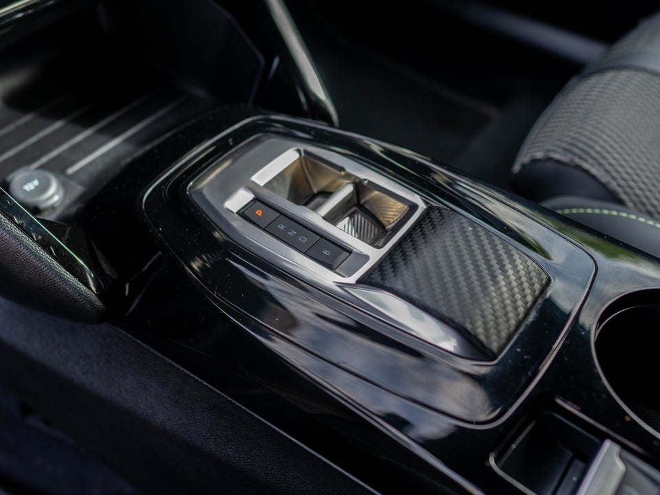 Peugeot e-2008 54 GT 5d