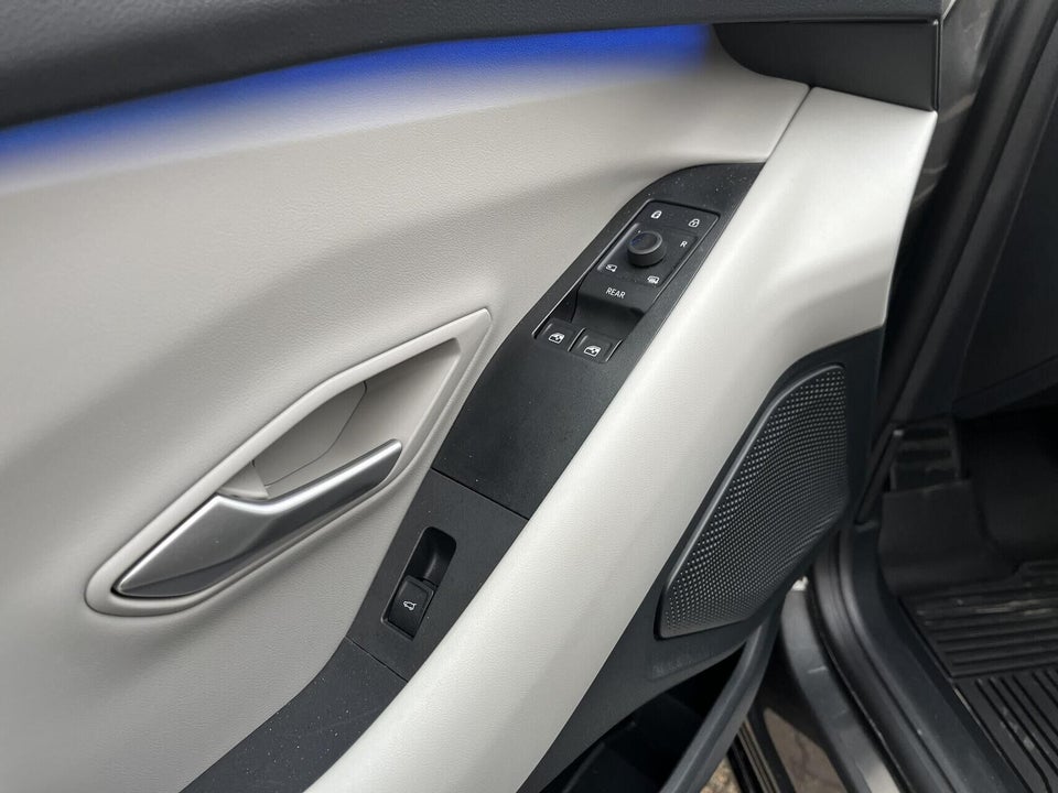 Ford Capri 77 Premium Extended Range 5d