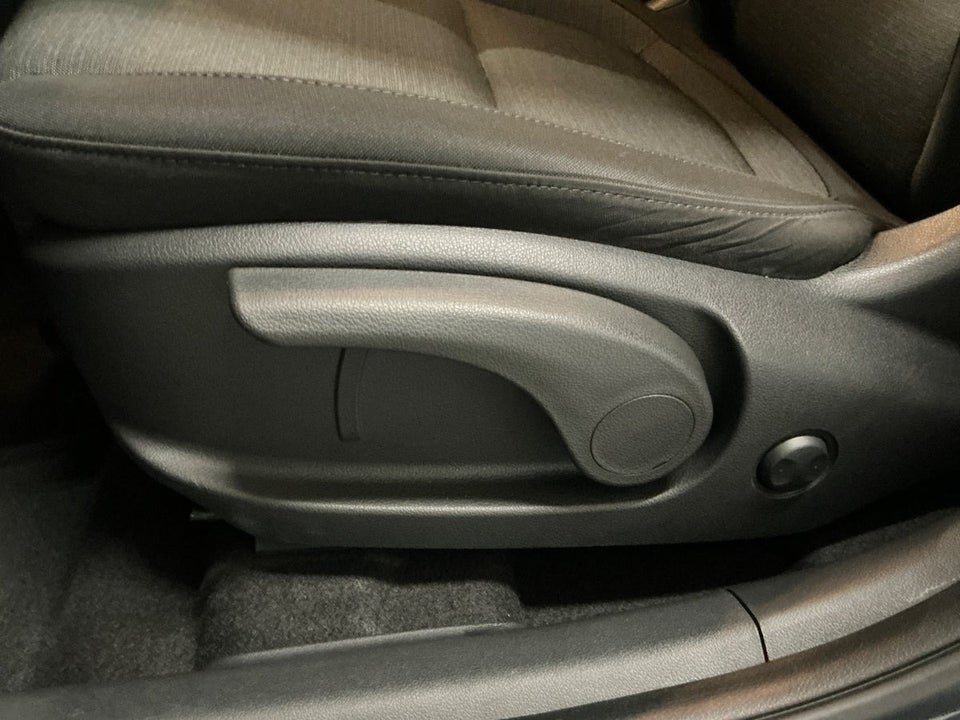 Hyundai Kona 39 EV Essential 5d