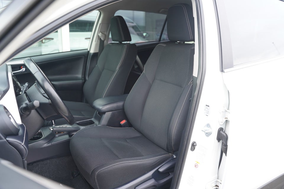 Toyota RAV4 2,5 Hybrid H3 MDS Van 5d