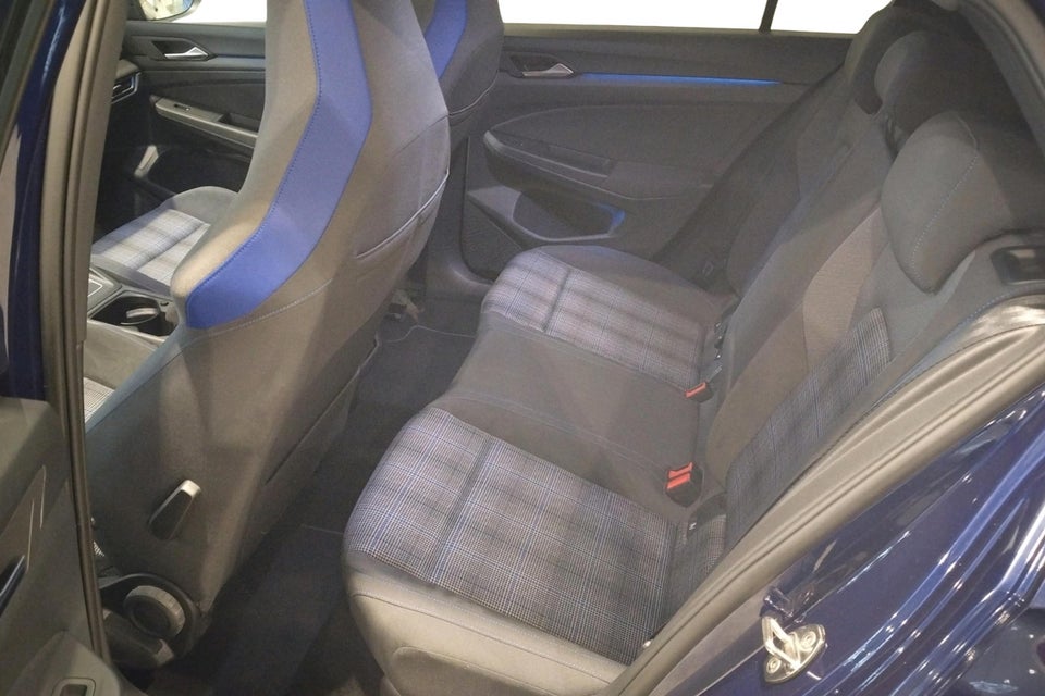 VW Golf VIII 1,4 GTE DSG 5d