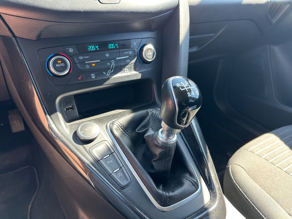 Ford Focus 1,0 EcoBoost Titanium stc. 5d