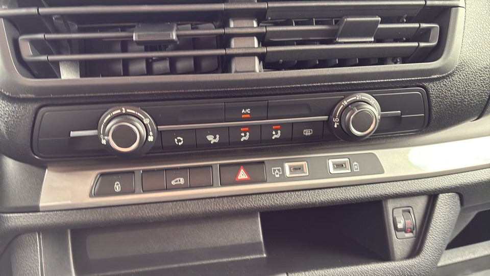 Peugeot Expert 2,0 BlueHDi 144 L2 Plus EAT8 Van