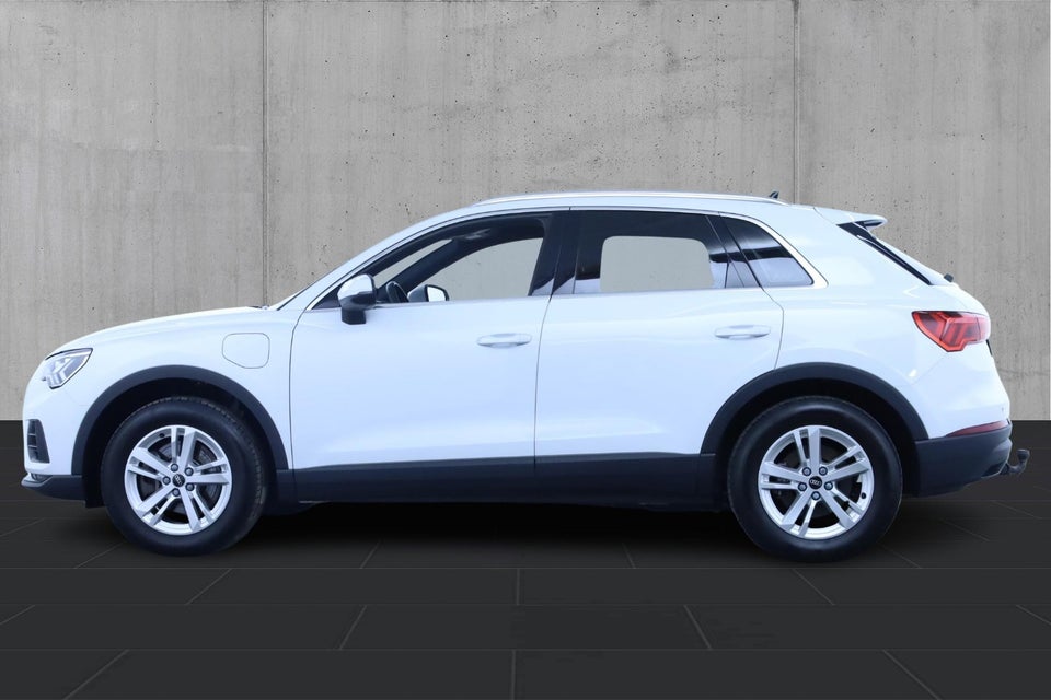 Audi Q3 45 TFSi e Attitude plus S-tr. 5d