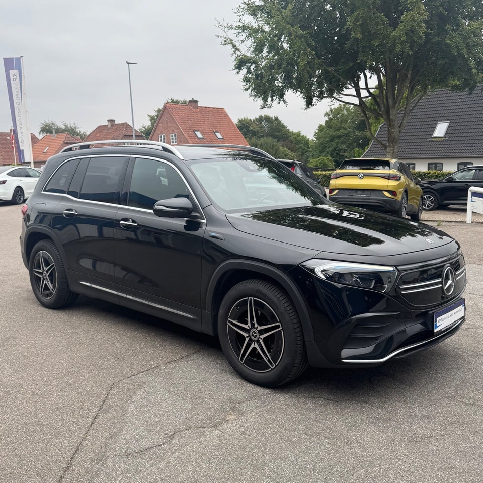 Mercedes EQB250 AMG Line 5d