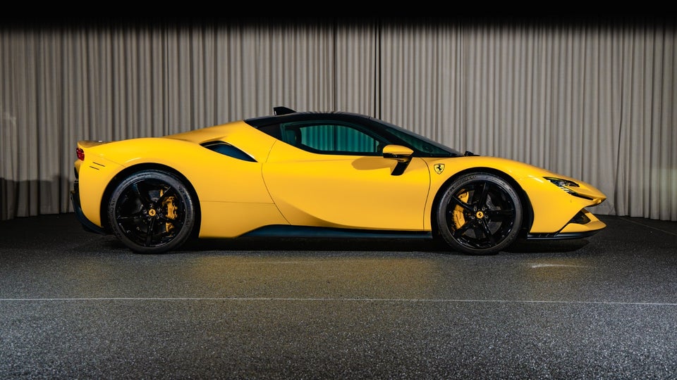 Ferrari SF90 Stradale 4,0 DCT 2d