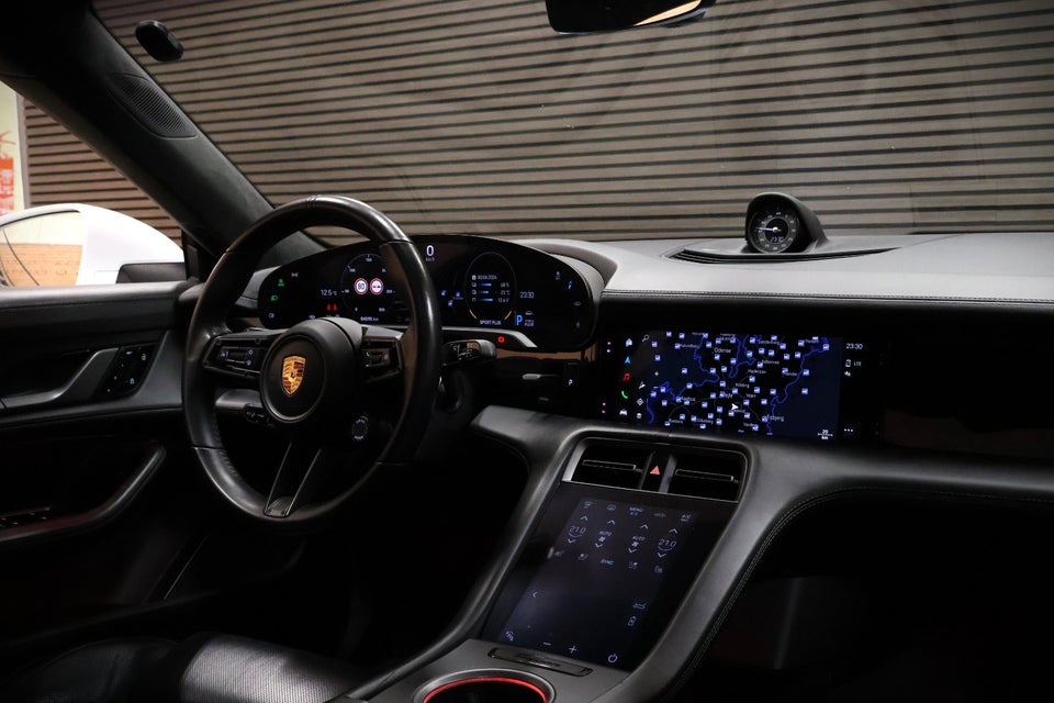 Porsche Taycan Turbo Performance+  4d