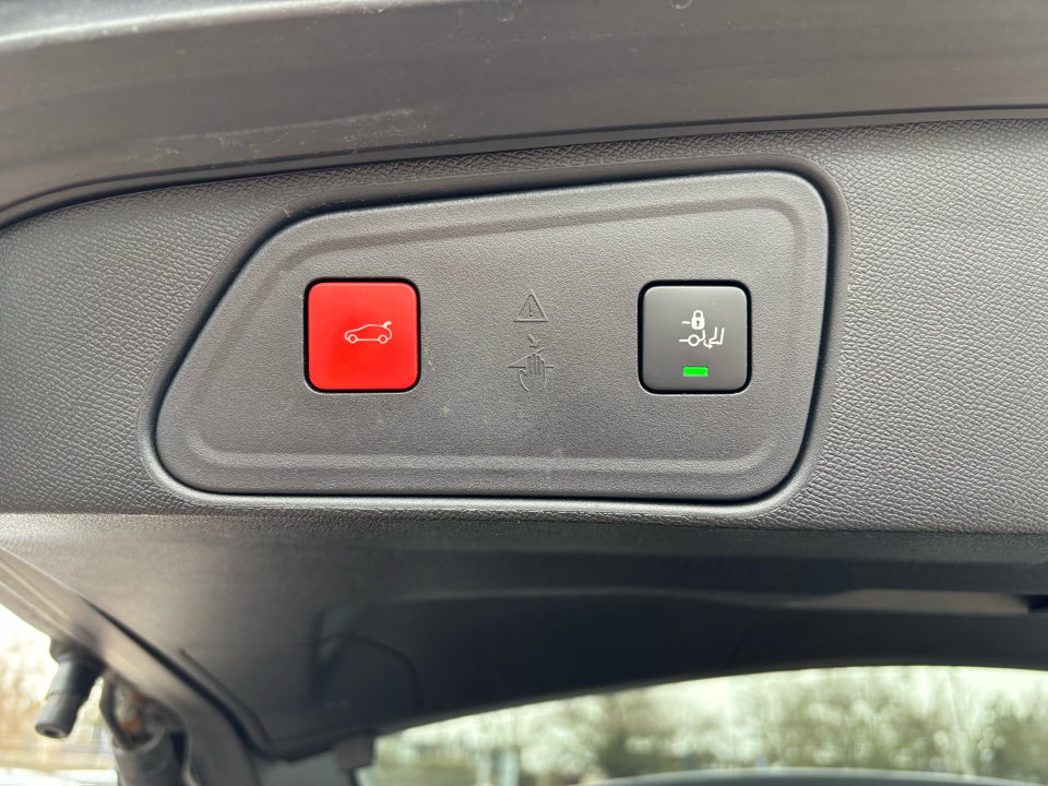 Peugeot 3008 1,6 Hybrid Selection Sport EAT8 5d