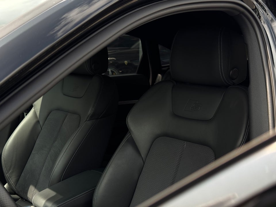 Audi e-tron 55 S-line Sportback quattro 5d