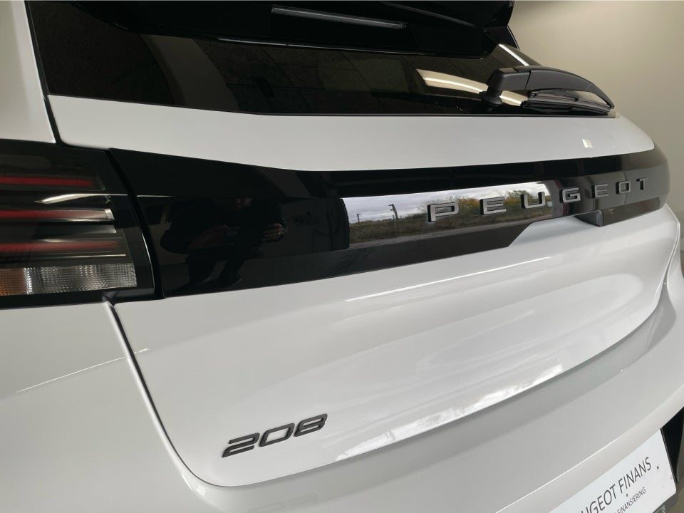 Peugeot 208 1,2 PureTech 100 Allure+ 5d