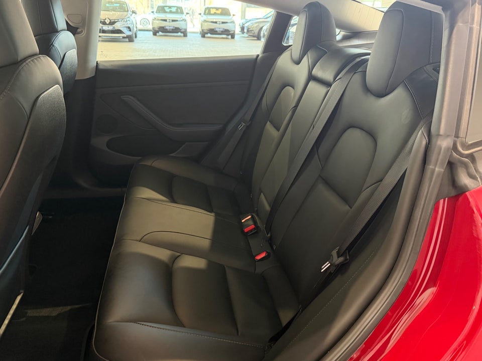 Tesla Model 3 RWD 4d