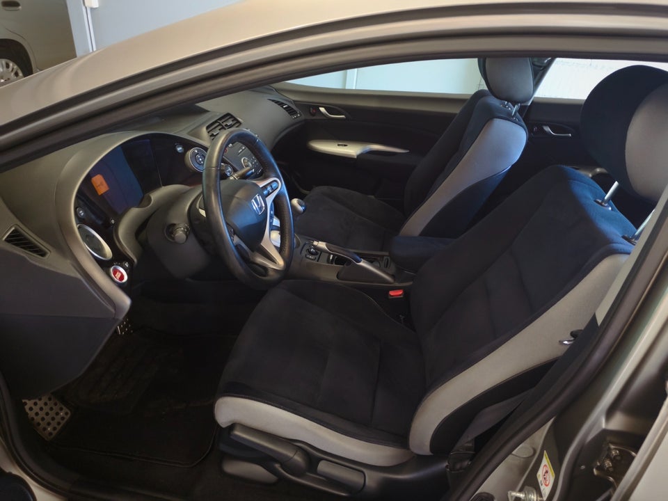 Honda Civic 1,8 Sport 5d