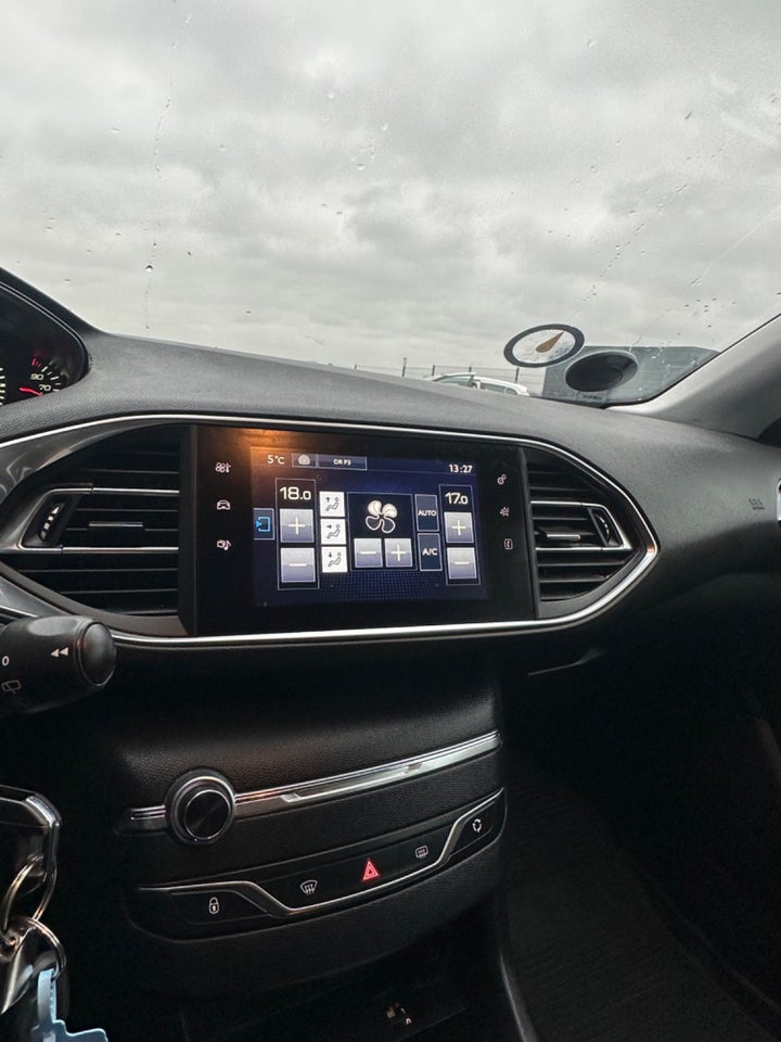 Peugeot 308 1,2 e-THP 110 Active SW 5d