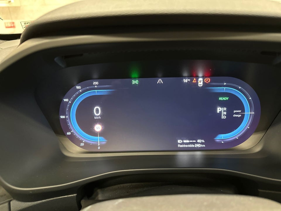 Volvo XC40 ReCharge Extended Range Core 5d