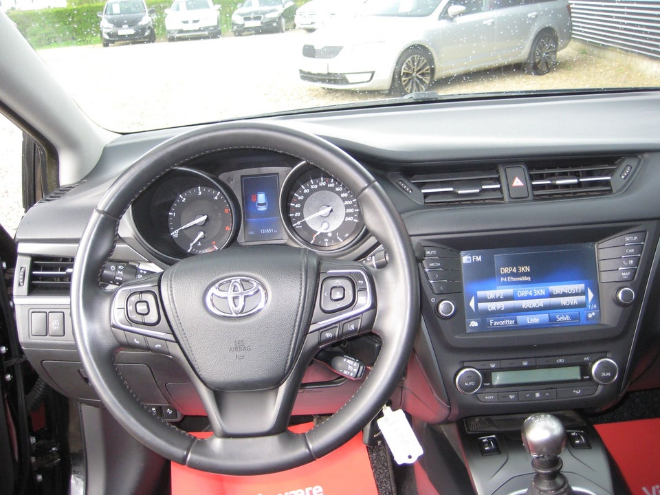 Toyota Avensis 2,0 D-4D T2 Premium Touring Sports 5d