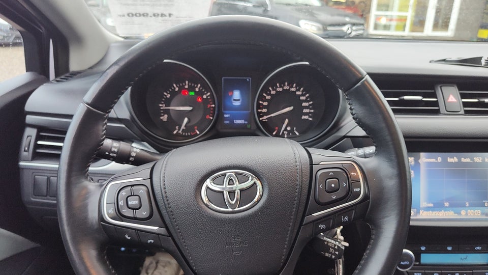 Toyota Avensis 1,8 VVT-i T2 Premium Touring Sports 5d