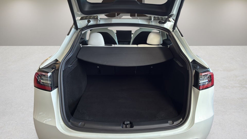 Tesla Model Y Long Range AWD 5d
