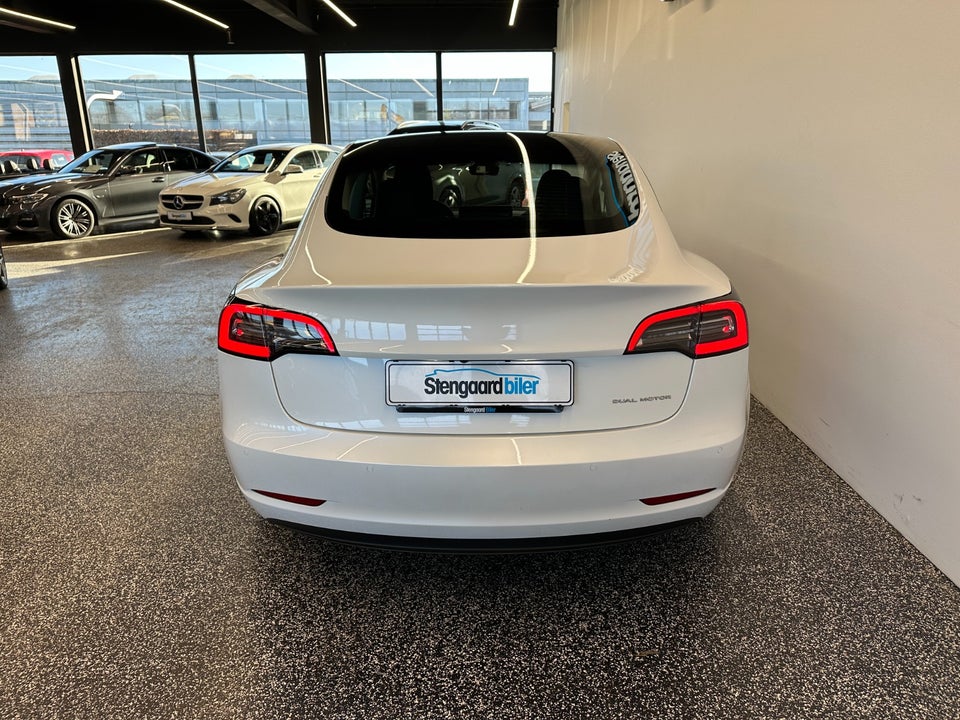 Tesla Model 3 Long Range AWD 4d