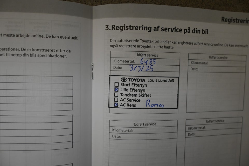 Toyota Yaris 1,5 Hybrid Executive e-CVT 5d