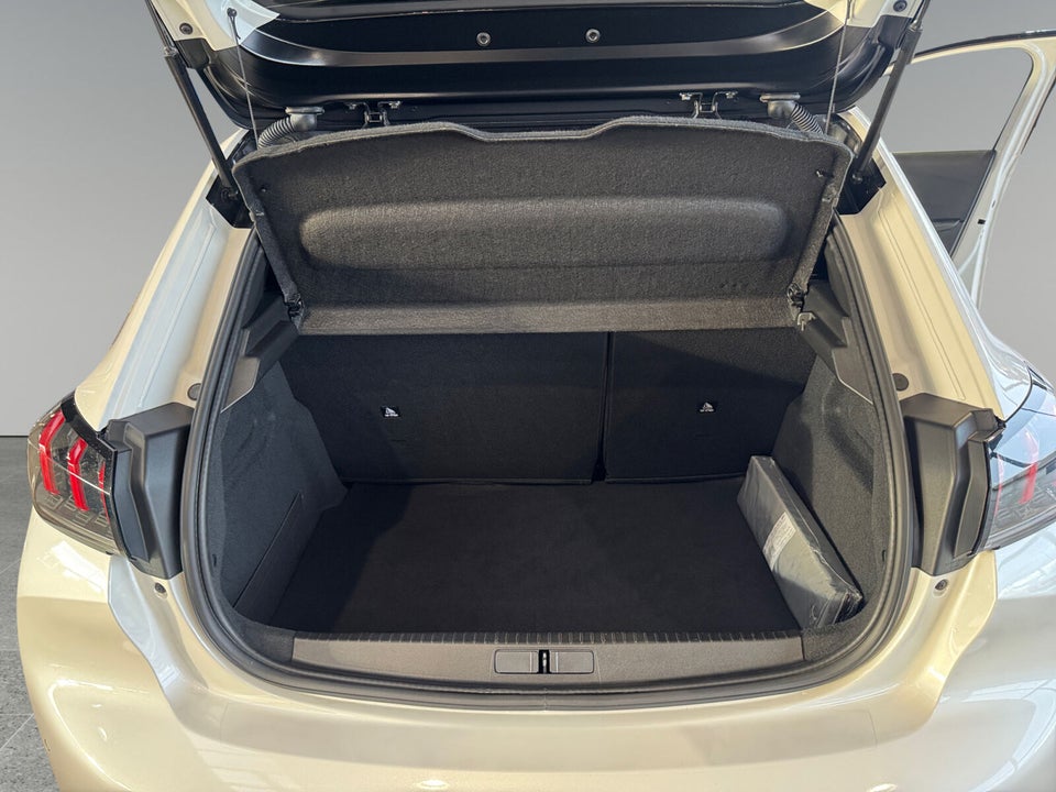 Peugeot e-208 50 GT Pack 5d