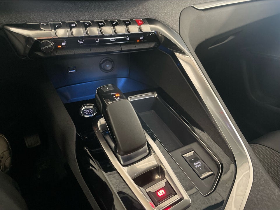 Peugeot 3008 1,6 Hybrid First Selection EAT8 5d