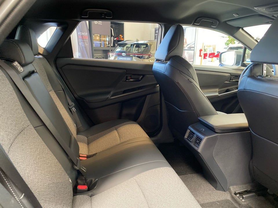 Toyota bZ4X 73 Active Tech 5d