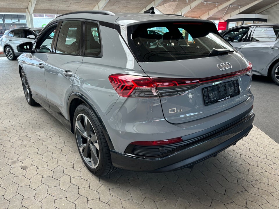 Audi Q4 e-tron 40 S-line 5d