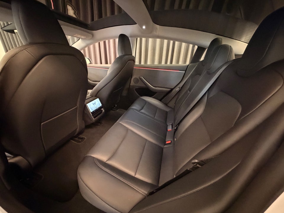 Tesla Model 3 RWD 4d