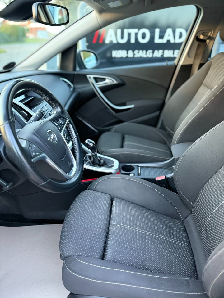 Opel Astra 1,4 T 140 Sport 5d