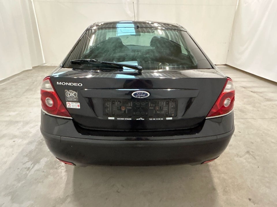 Ford Mondeo 1,8 Ambiente 110 5d